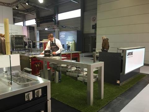 professionele houtskool barbecue 